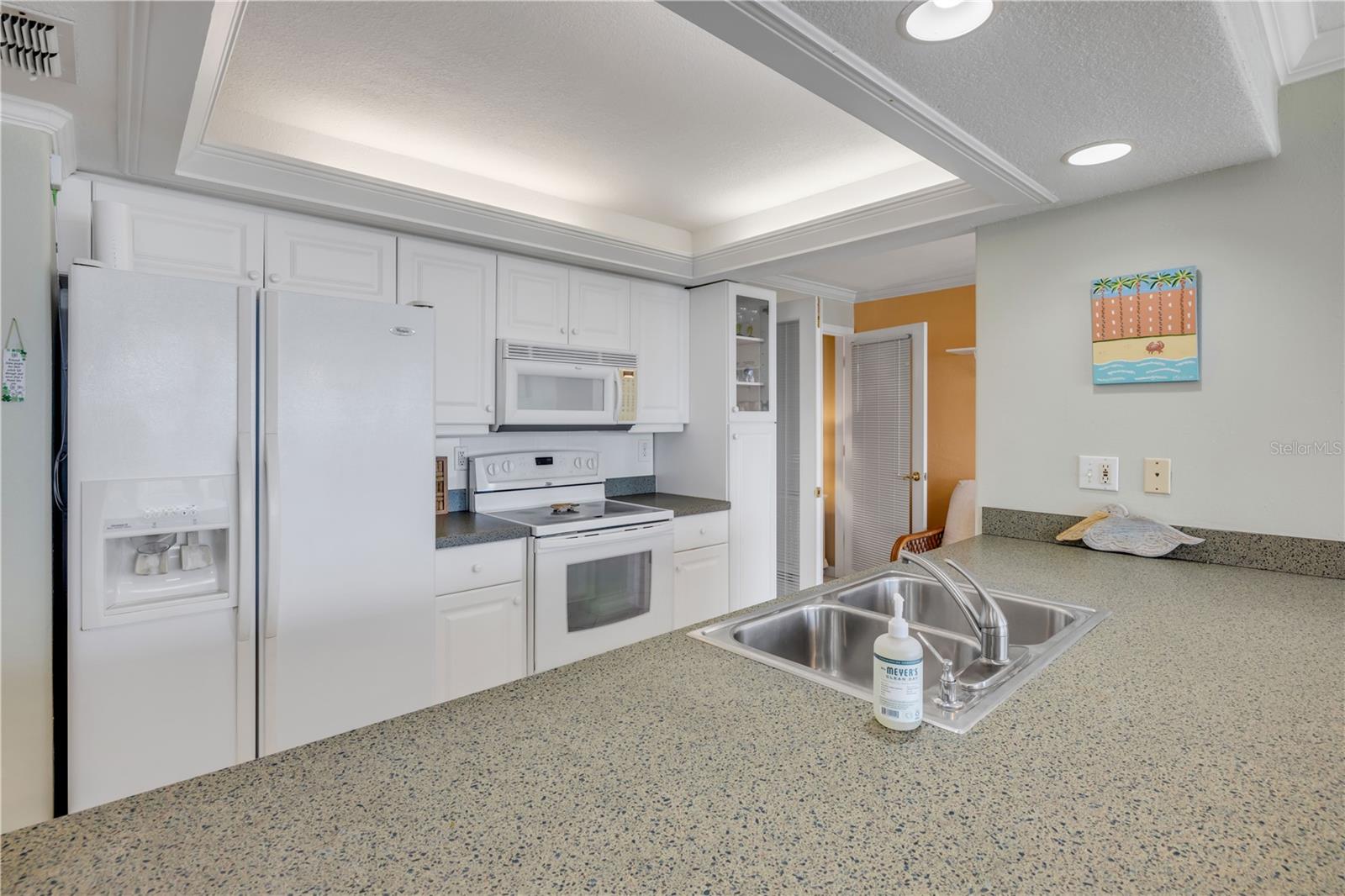 OCEAN VIEW TOWERS - Residential