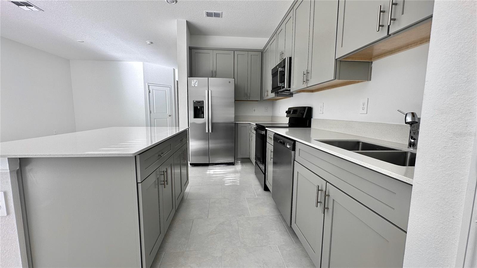 LAKE WILSON RESERVE - Residential Lease