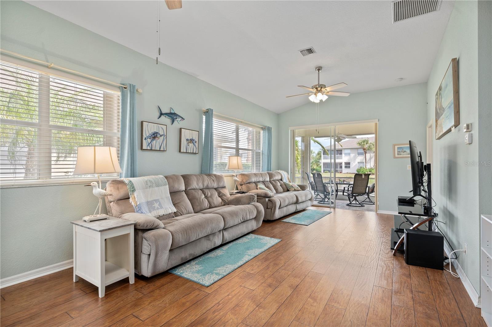 1706 FOUNTAIN VIEW CIRCLE