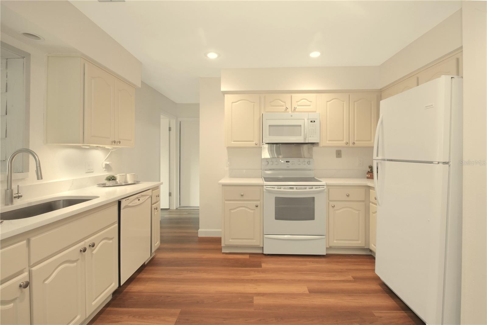 LAKE WAUNATTA WOODS - Residential