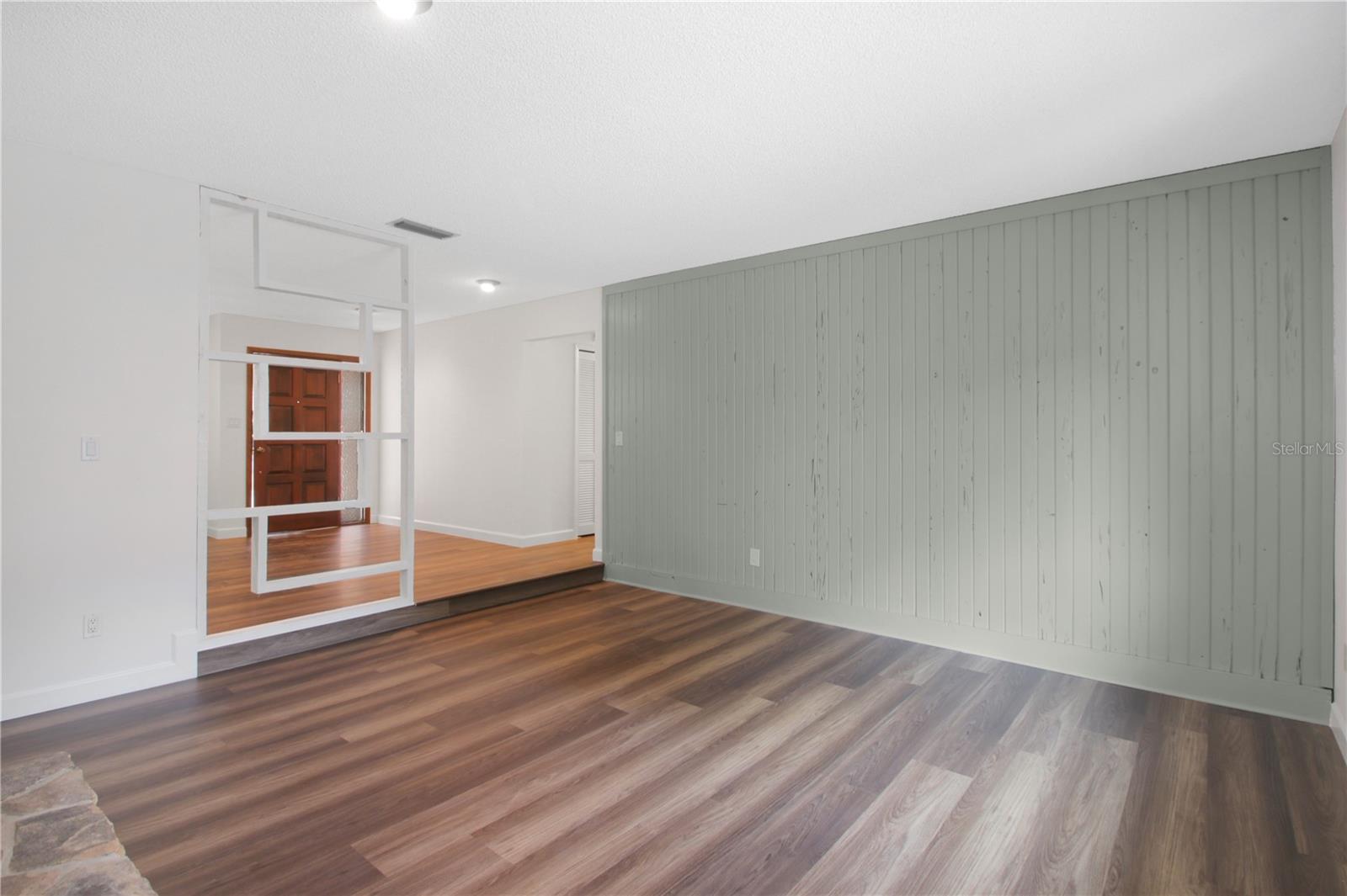 LAKE WAUNATTA WOODS - Residential