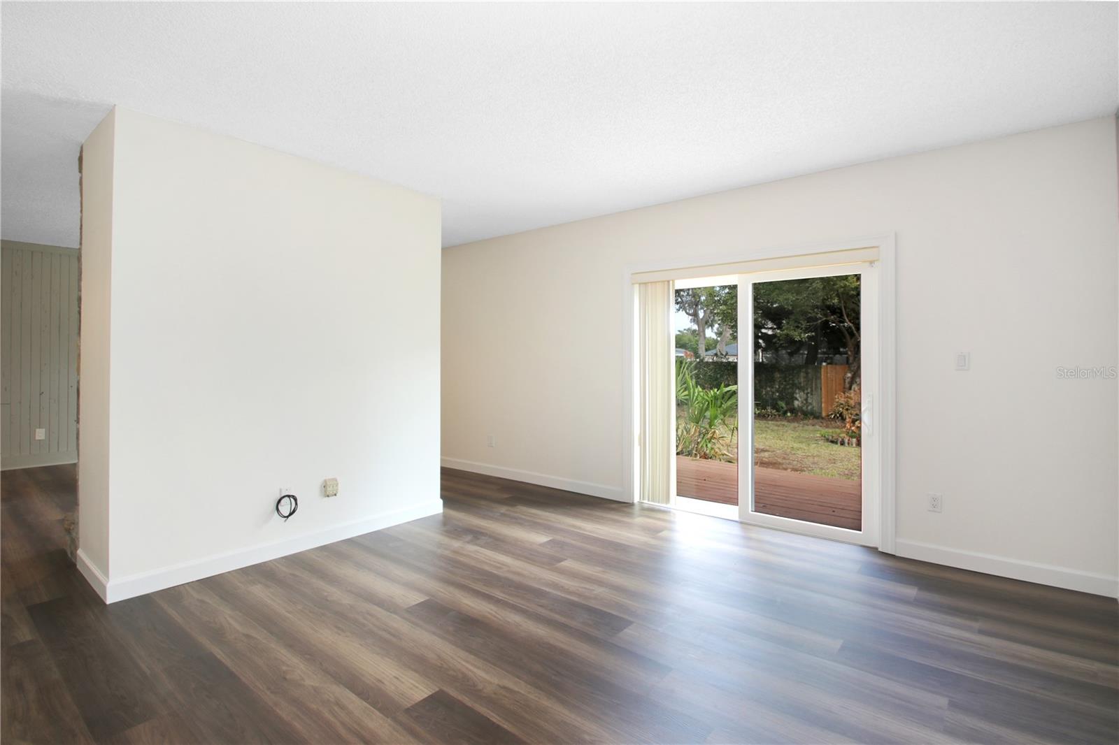 LAKE WAUNATTA WOODS - Residential