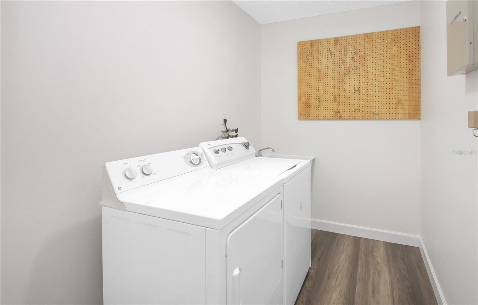 LAKE WAUNATTA WOODS - Residential