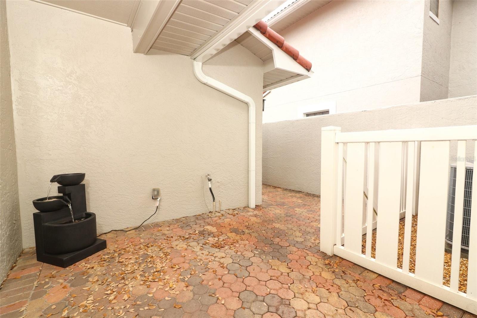 7536 FENWICK COVE LANE