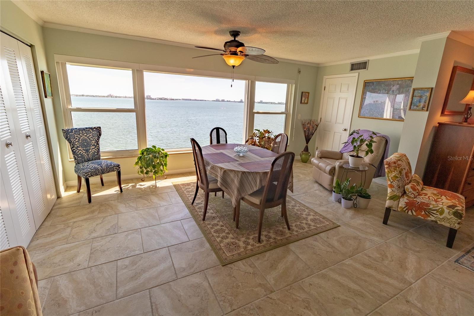 TOWN SHORES - Residential