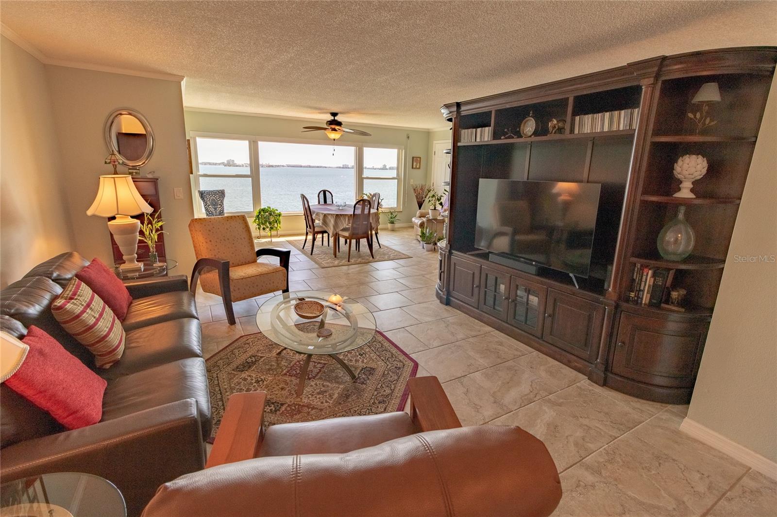 TOWN SHORES - Residential