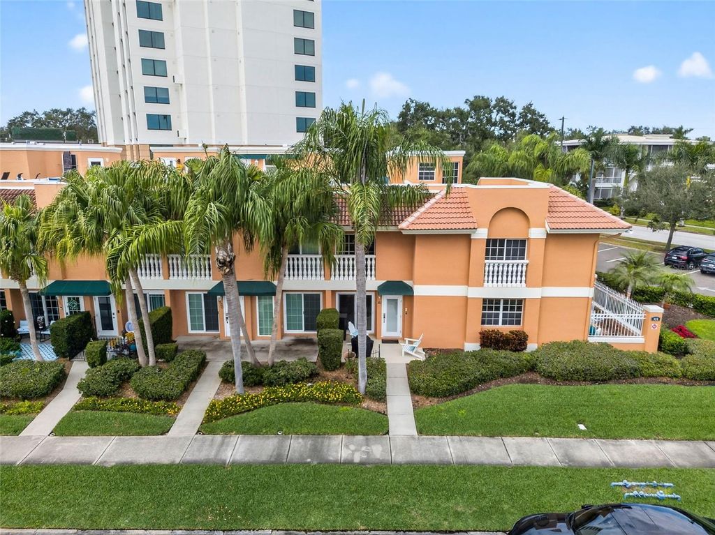 Photo of 922 N Shore Drive NE, St Petersburg, FL 33701 (MLS # TB8490806)