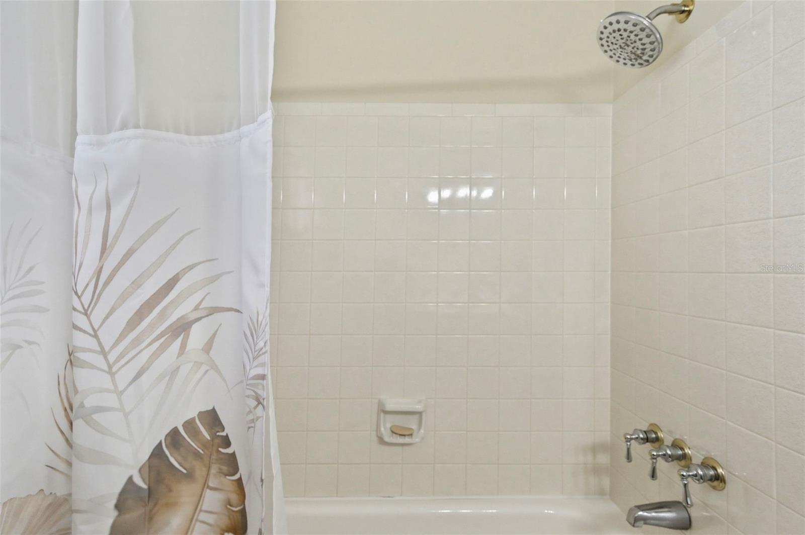 TAHITIAN DEV - Residential