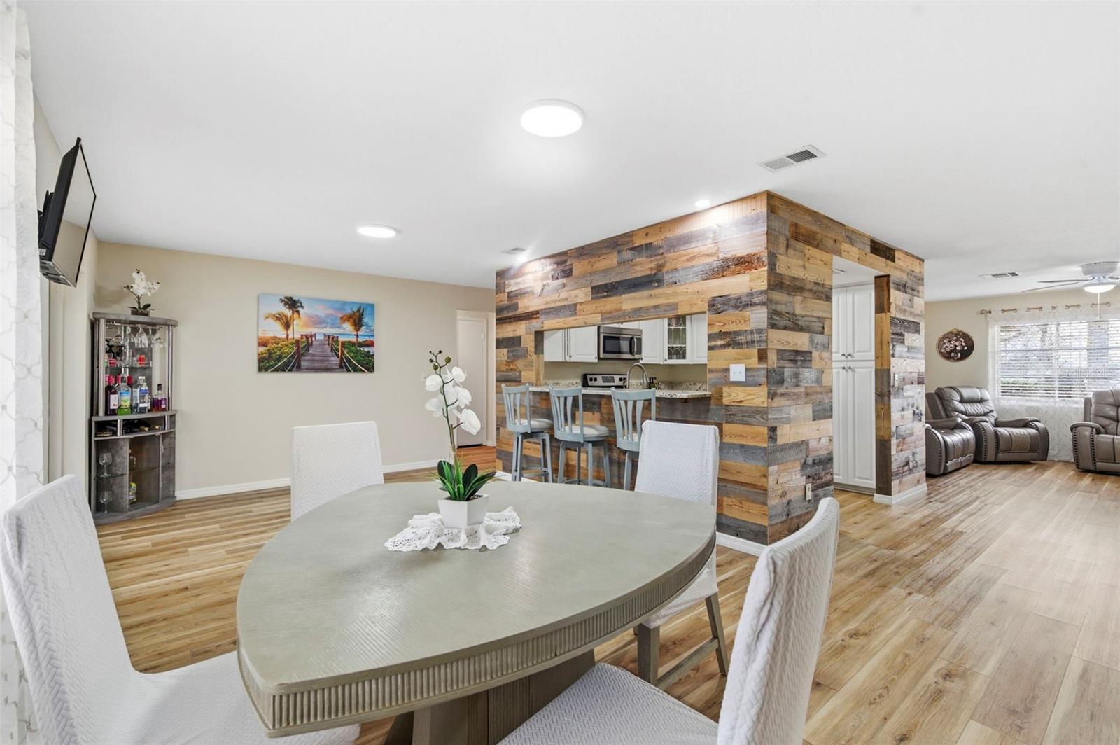 TAHITIAN DEV - Residential