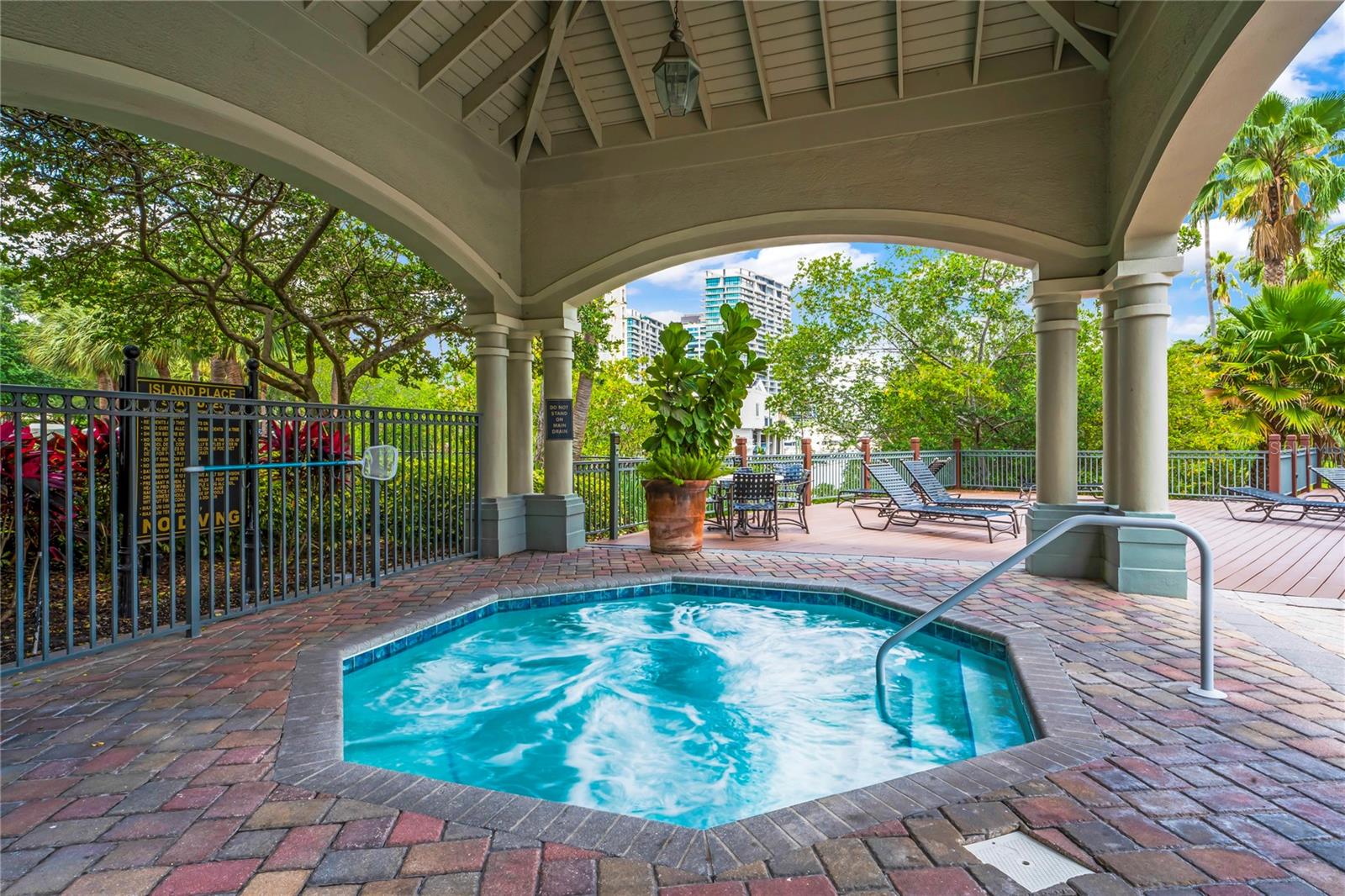 ISLAND PLACE A CONDO - Residential