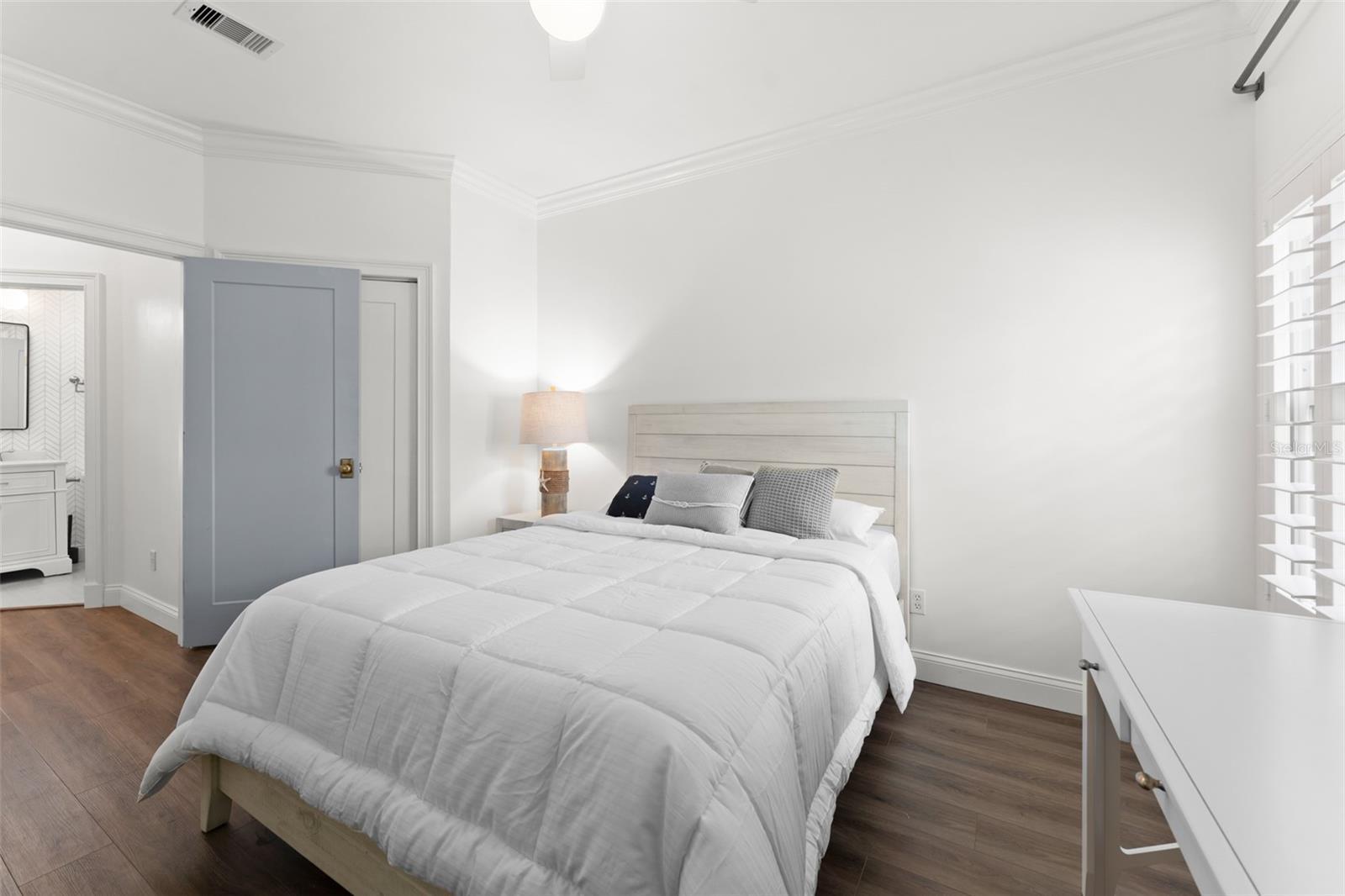 ISLAND PLACE A CONDO - Residential