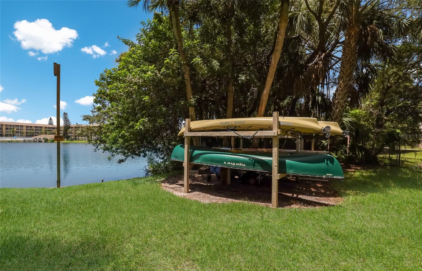 BAYSHORE ON THE LAKE APTS II SEC 1 - Residential