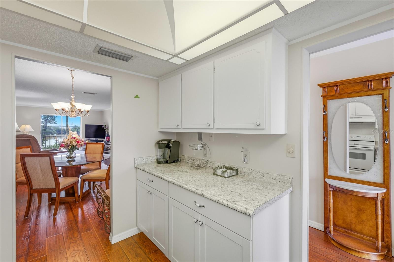 BAYSHORE ON THE LAKE APTS II SEC 1 - Residential