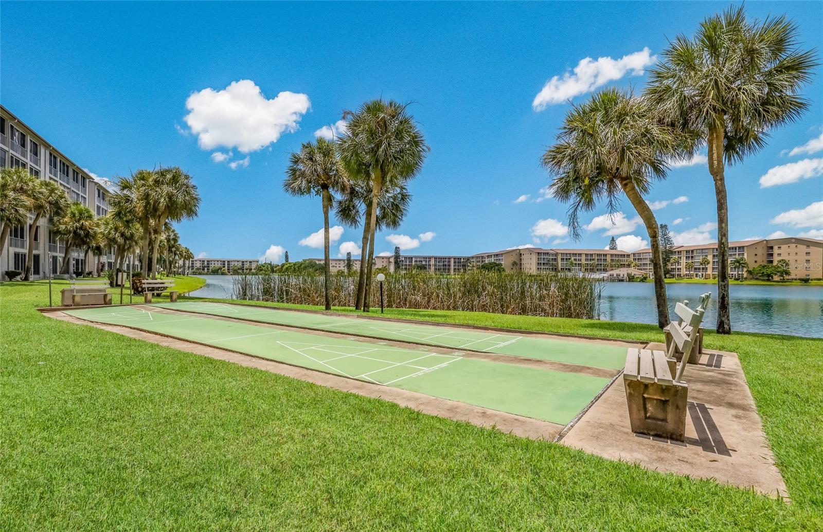 BAYSHORE ON THE LAKE APTS II SEC 1 - Residential