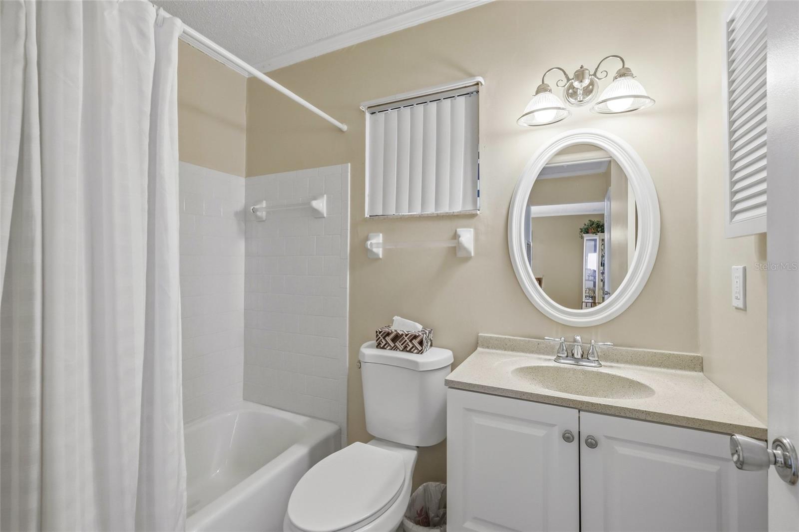 BAYSHORE ON THE LAKE APTS II SEC 1 - Residential