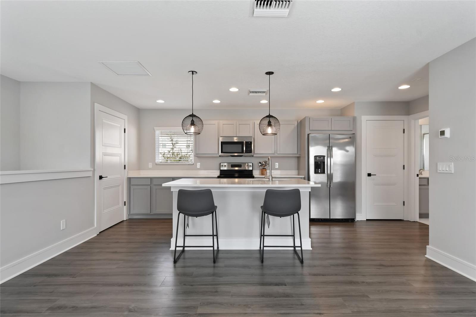 LAUREATE PARK NBRHD CENTER PH 1 - Residential Lease