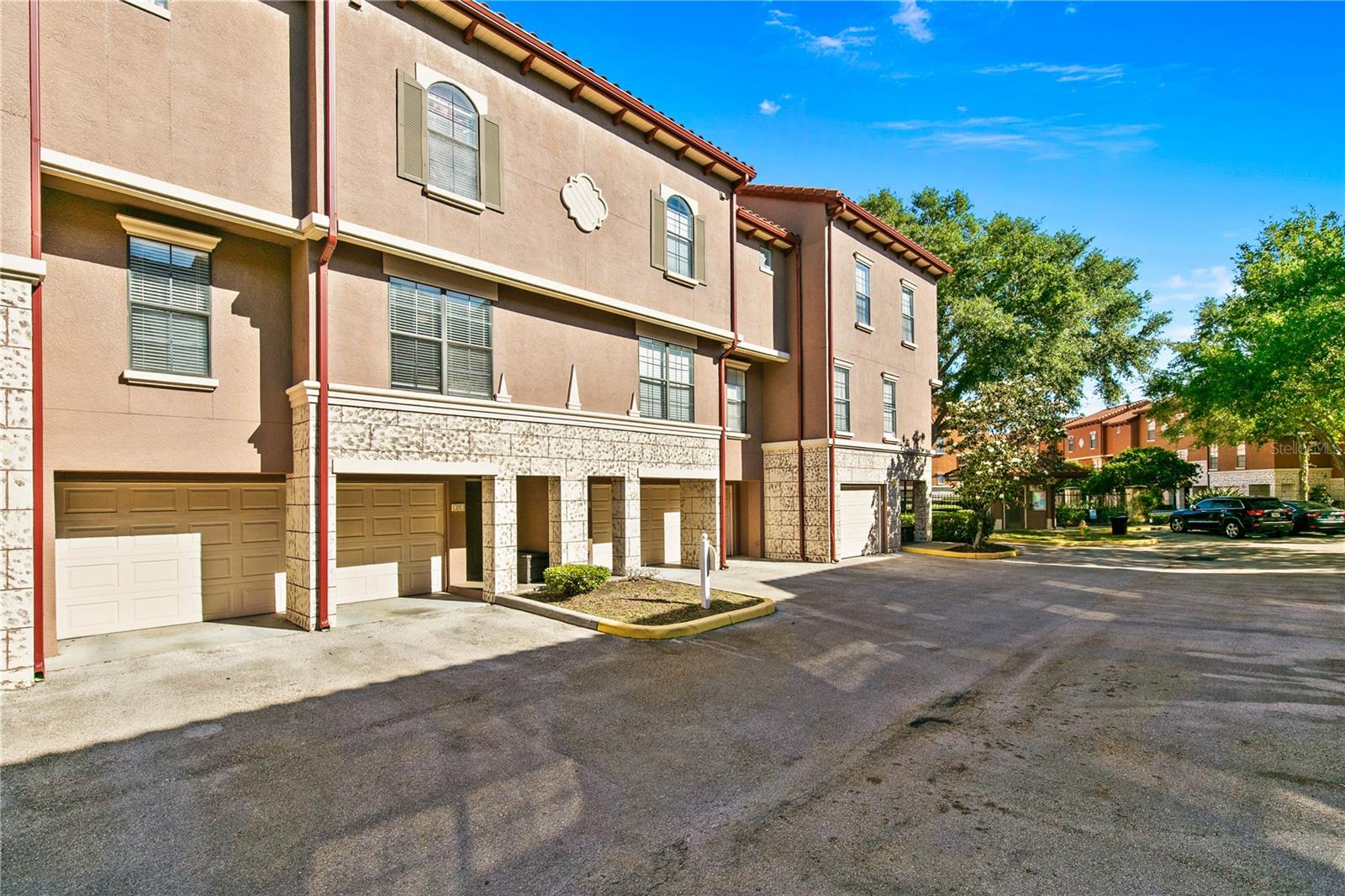 6105 METROWEST BOULEVARD 105