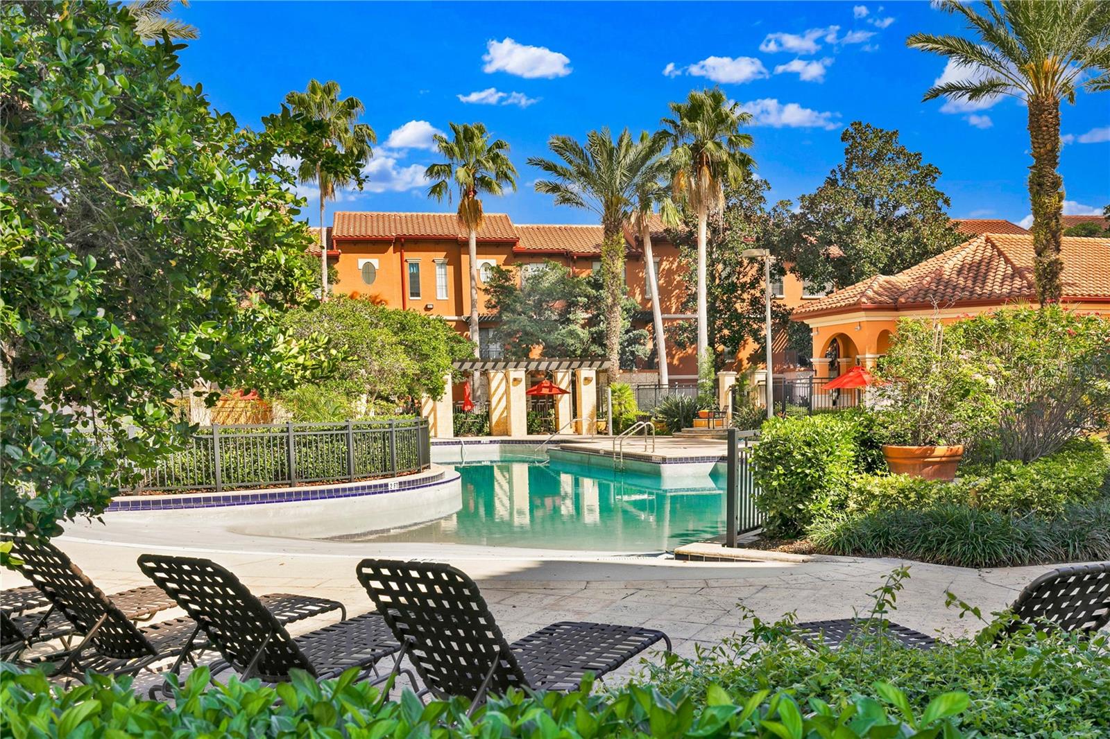 SERENATA CONDO - Residential