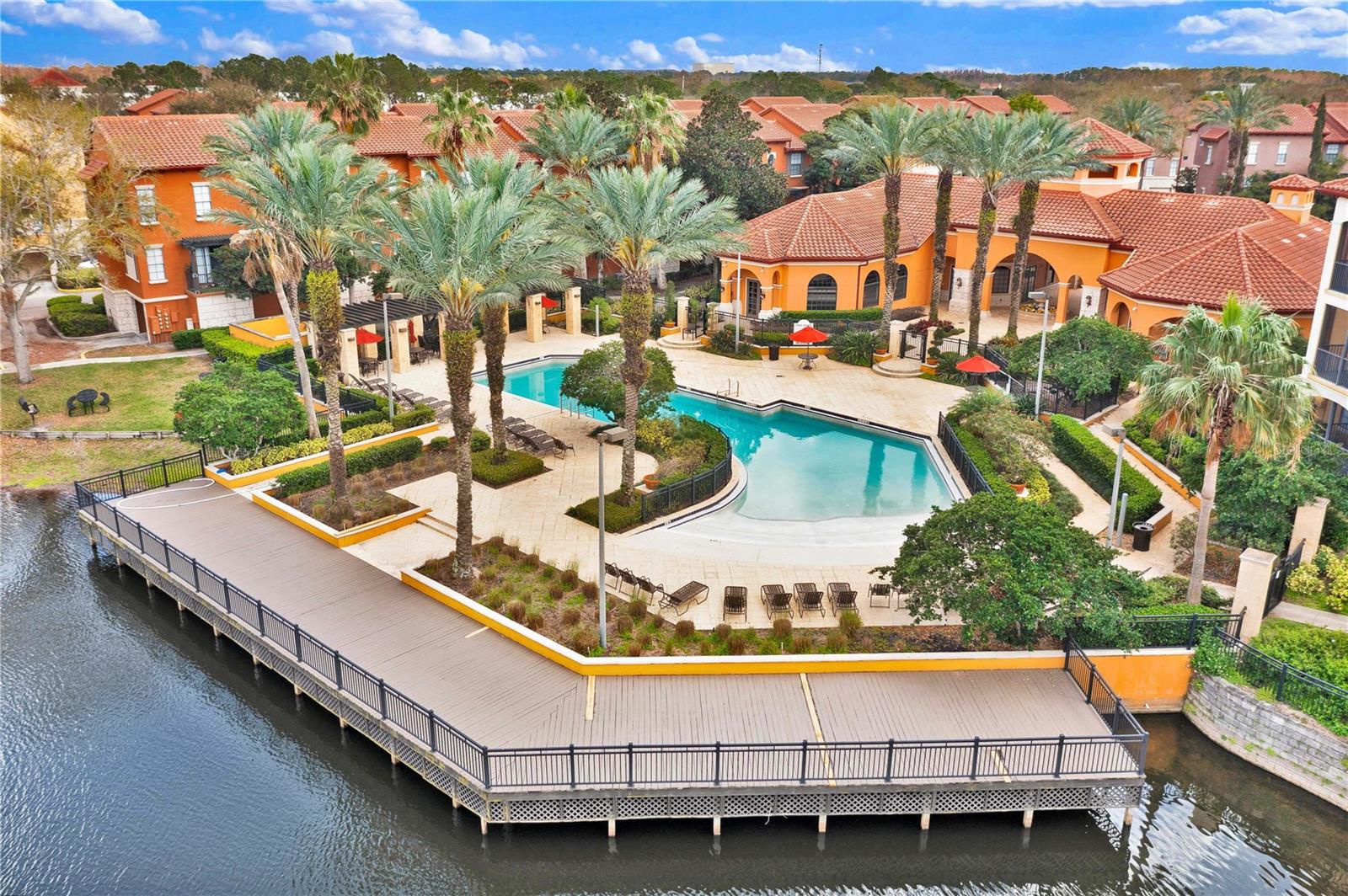 SERENATA CONDO - Residential