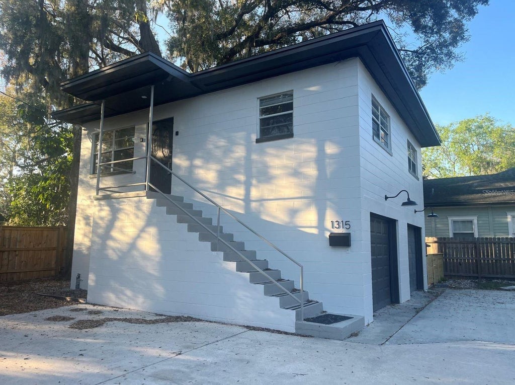 Photo of 1315 E Central Boulevard, Orlando, FL 32801 (MLS # O6427574)