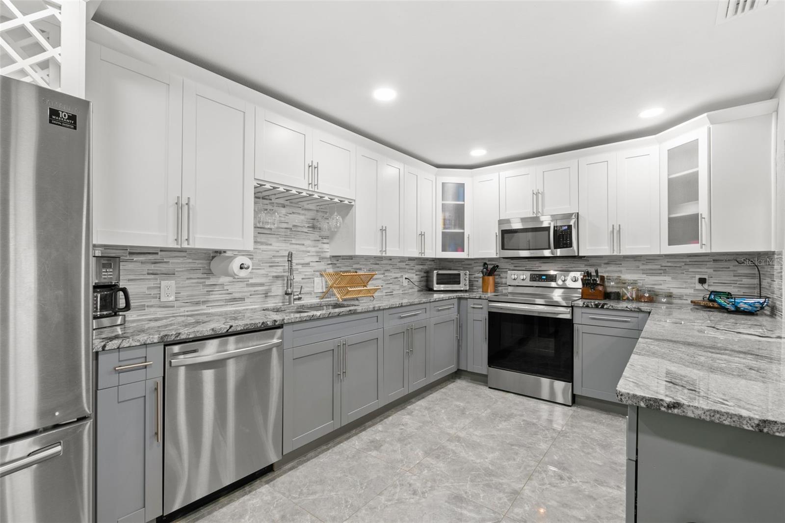 SUNSET RIDGE - Residential Lease