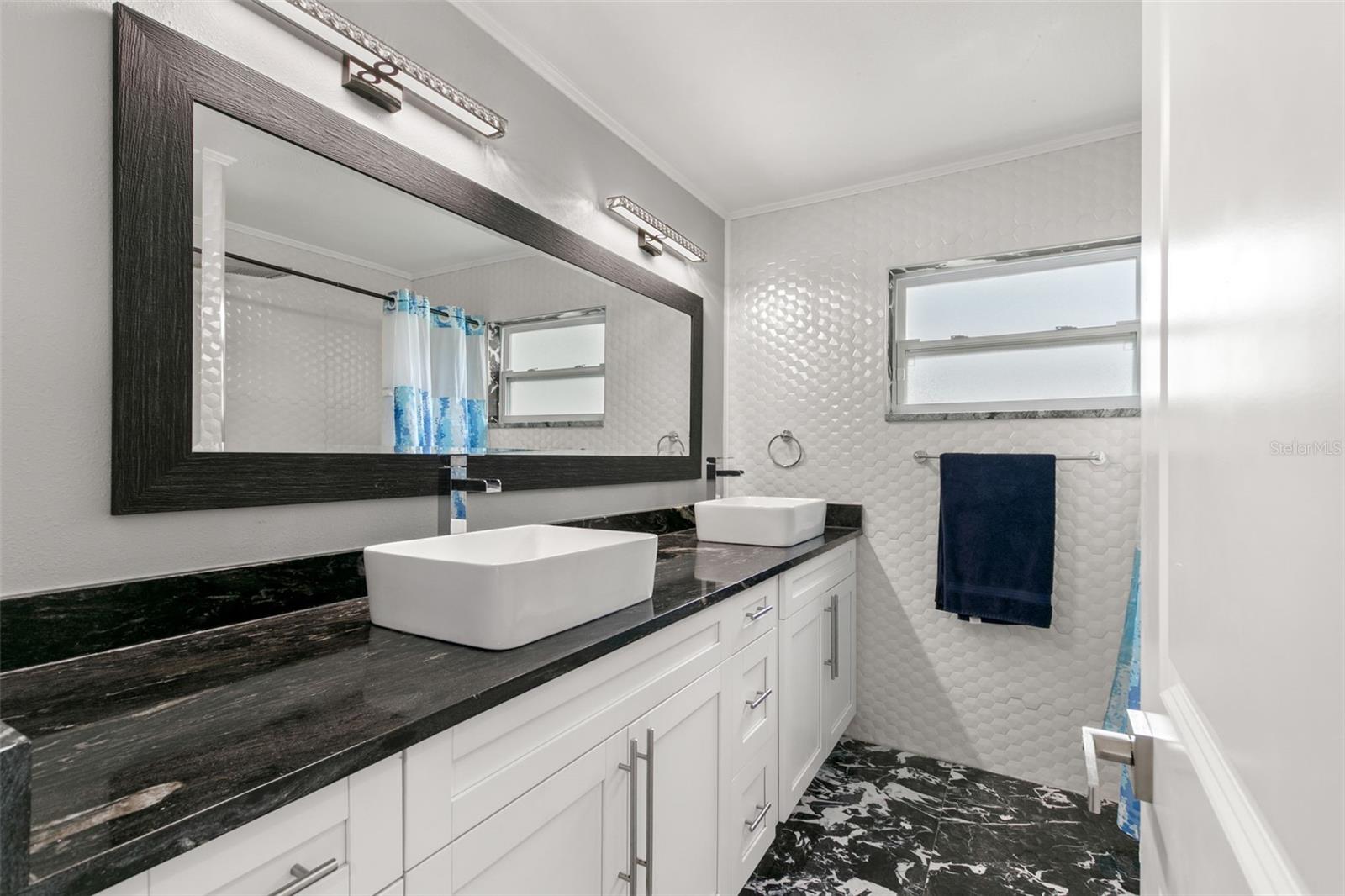 SUNSET RIDGE - Residential Lease