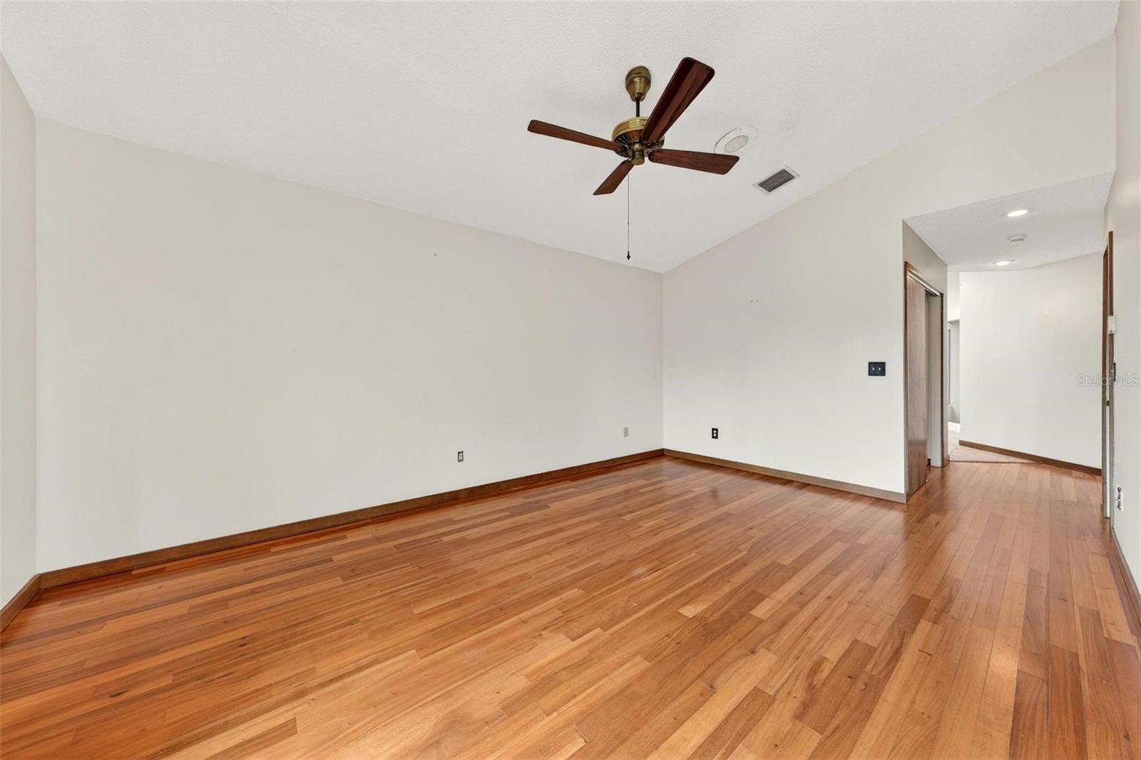 SABAL POINT AT SABAL GREEN - Residential