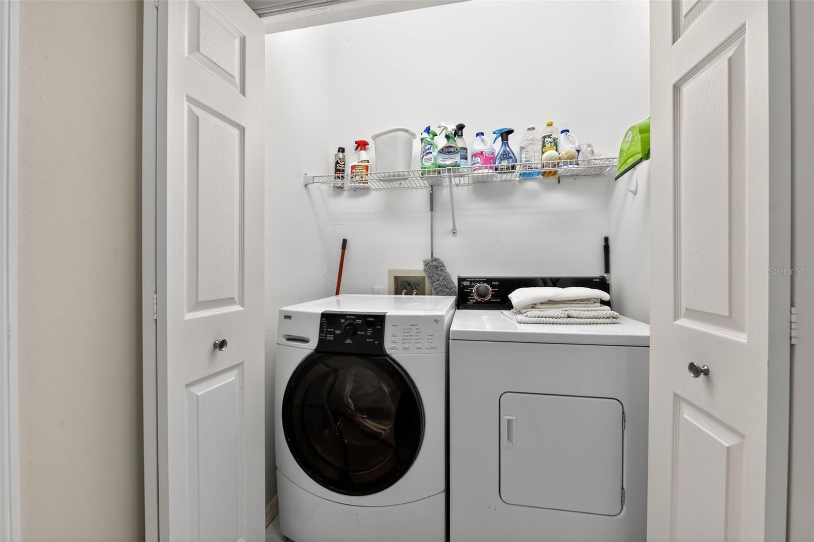 ROSEDALE 8 WESTBURY LAKES - Residential