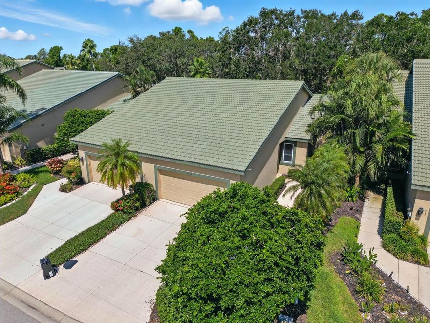 Beautifully maintained 2 bedroom, 2 bath villa with 2-car garage in the desirable gated community of Rosedale Golf & Country Club. This turnkey furnished home offers an inviting open layout and a spacious screened lanai overlooking a peaceful water preserve—perfect for relaxing or entertaining. Features include a lovely large porch, fully equipped kitchen with appliances just 4 years old, updated roof and AC, convenient inside laundry closet, and tasteful furnishings throughout.
Ideal for a winter retreat, seasonal rental, or downsizing to an easy Florida lifestyle. Rosedale Golf & Country Club provides an unmatched lifestyle with optional memberships for golf, tennis, fitness center, restaurant/bar, Olympic-size pool, and dog park. Fantastic location close to award-winning Gulf beaches, UTC Mall in Sarasota, SRQ Airport, top medical facilities and much more..