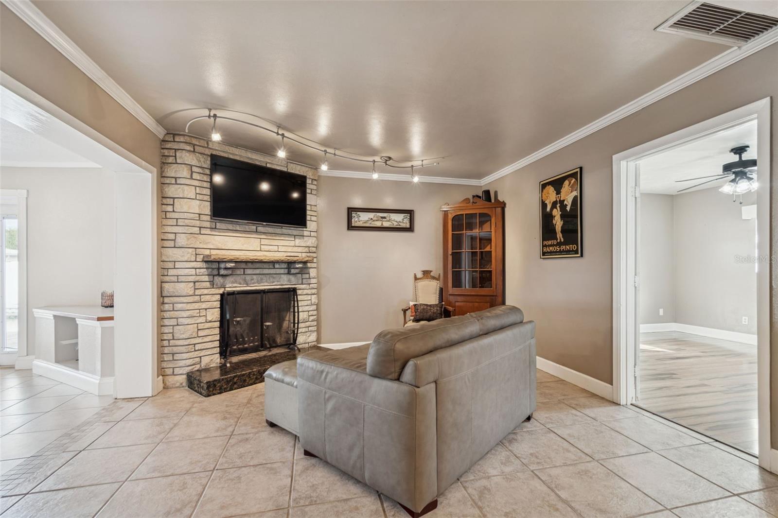 PARKWAY ESTATES 1ST ADD - Residential