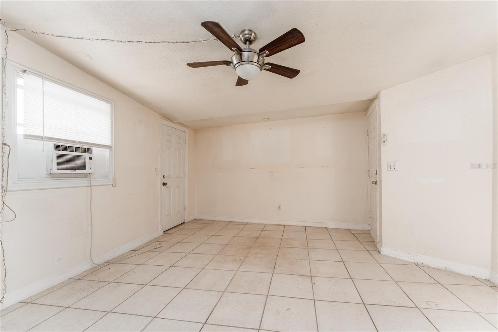 SOUTH LAKE WALES UNIT 1 PB 41 PG 39 - Residential