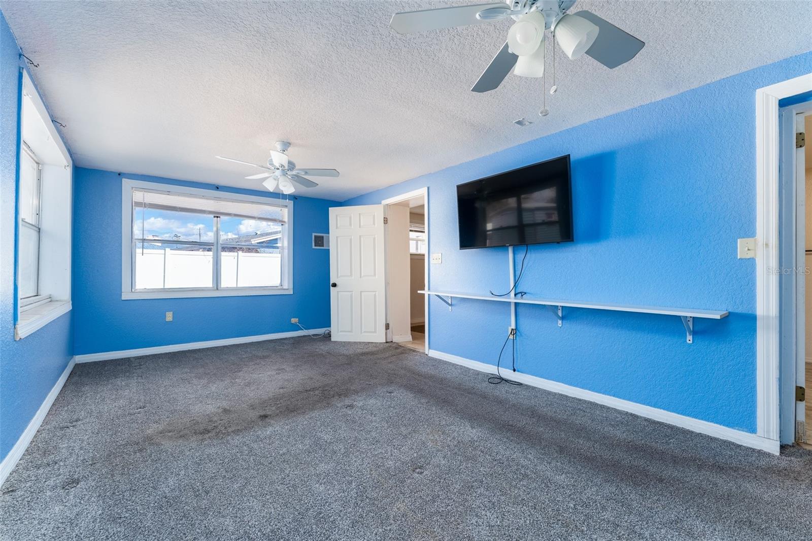 SOUTH LAKE WALES UNIT 1 PB 41 PG 39 - Residential