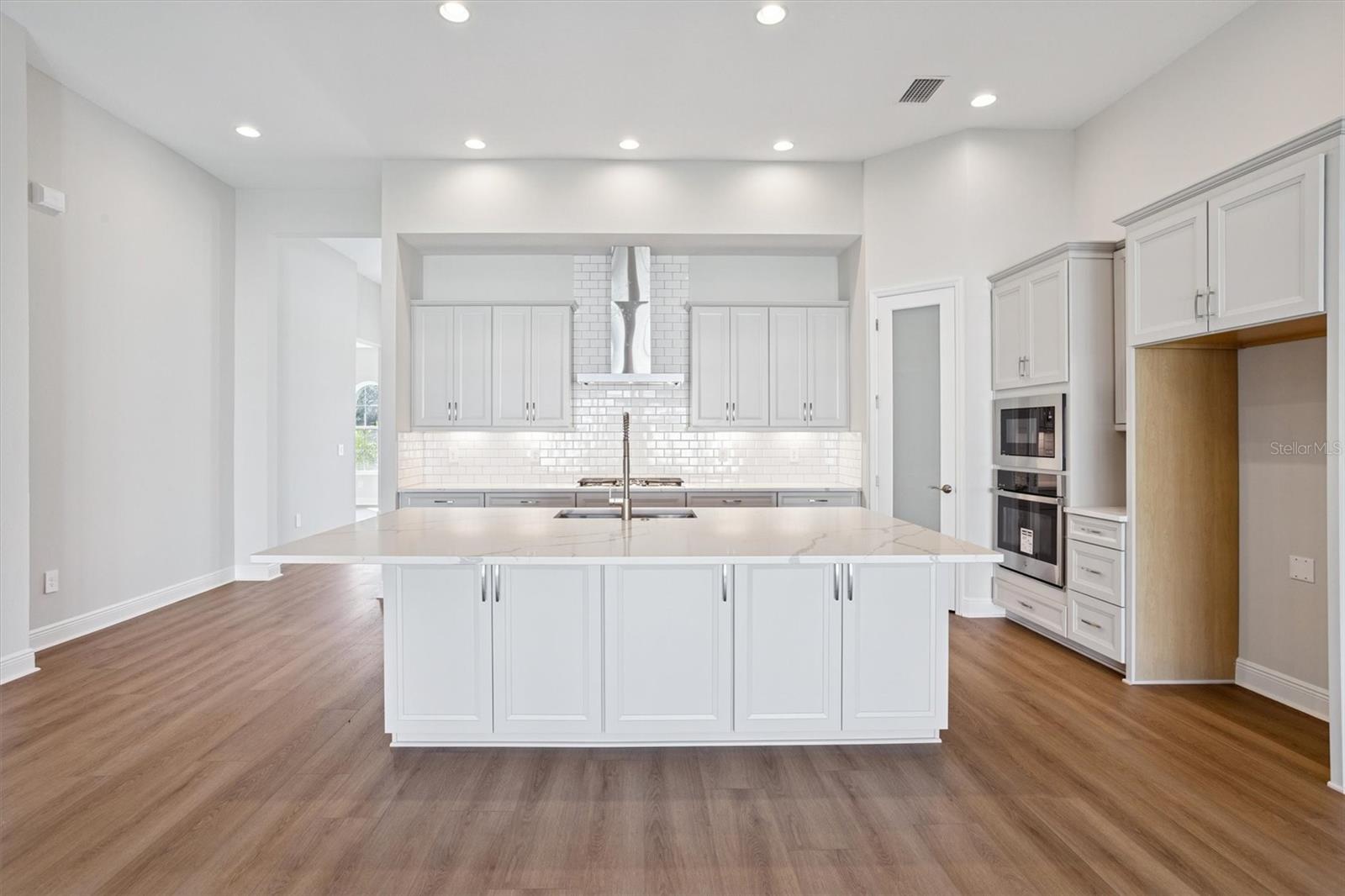 CRESTWOOD ESTATES - Residential