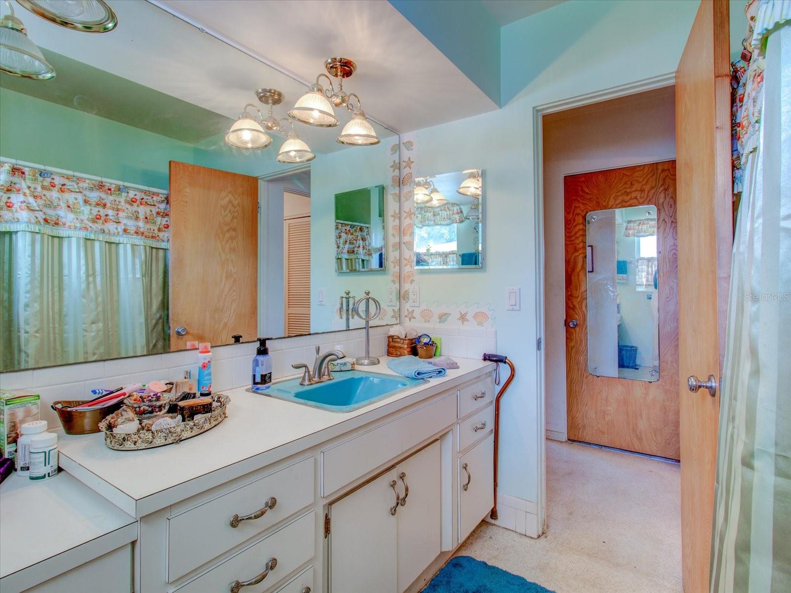 SOUTH GATE - Residential