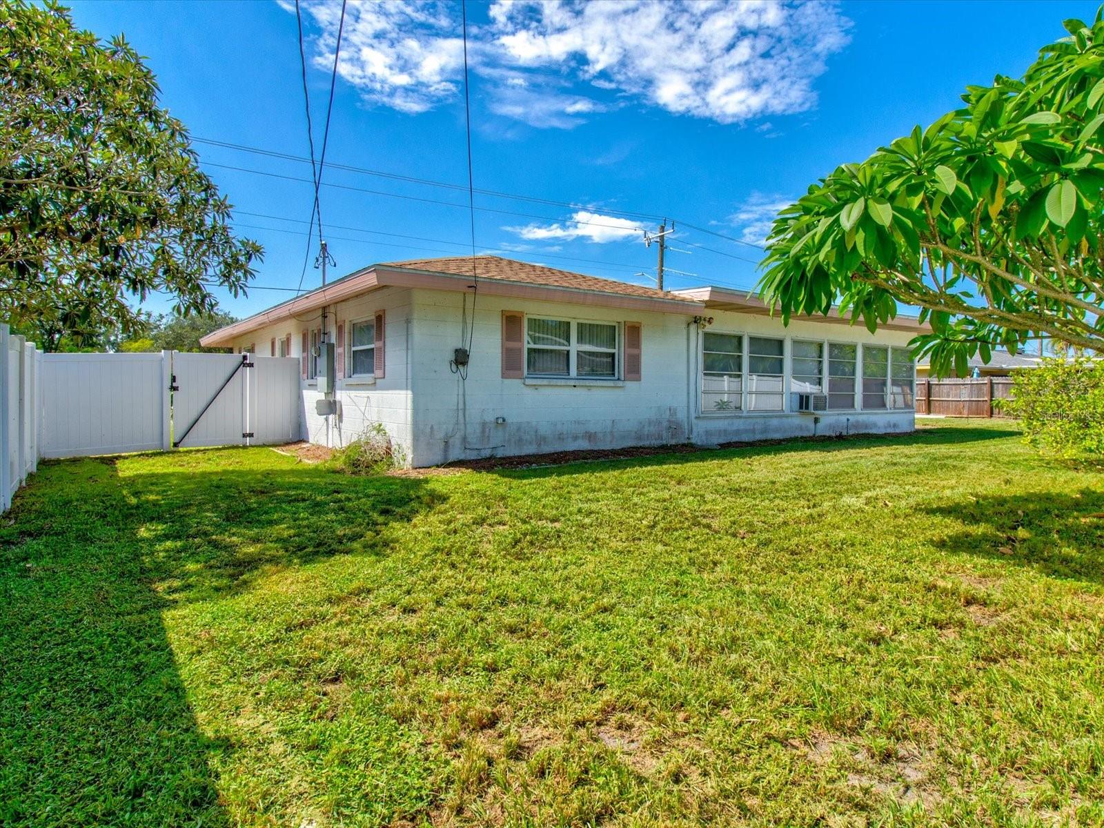 SOUTH GATE - Residential