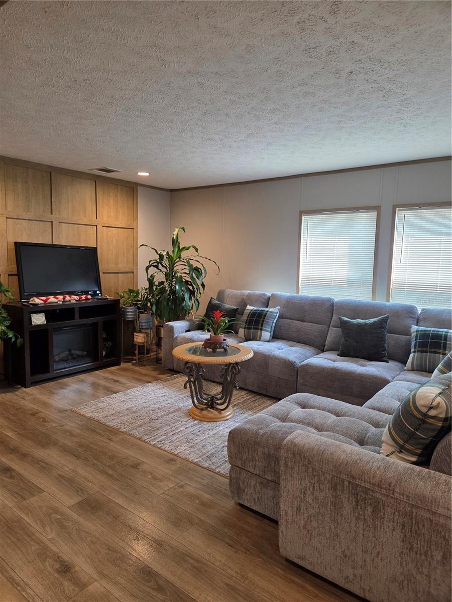 COUNTRY VIEW ESTATES - Residential