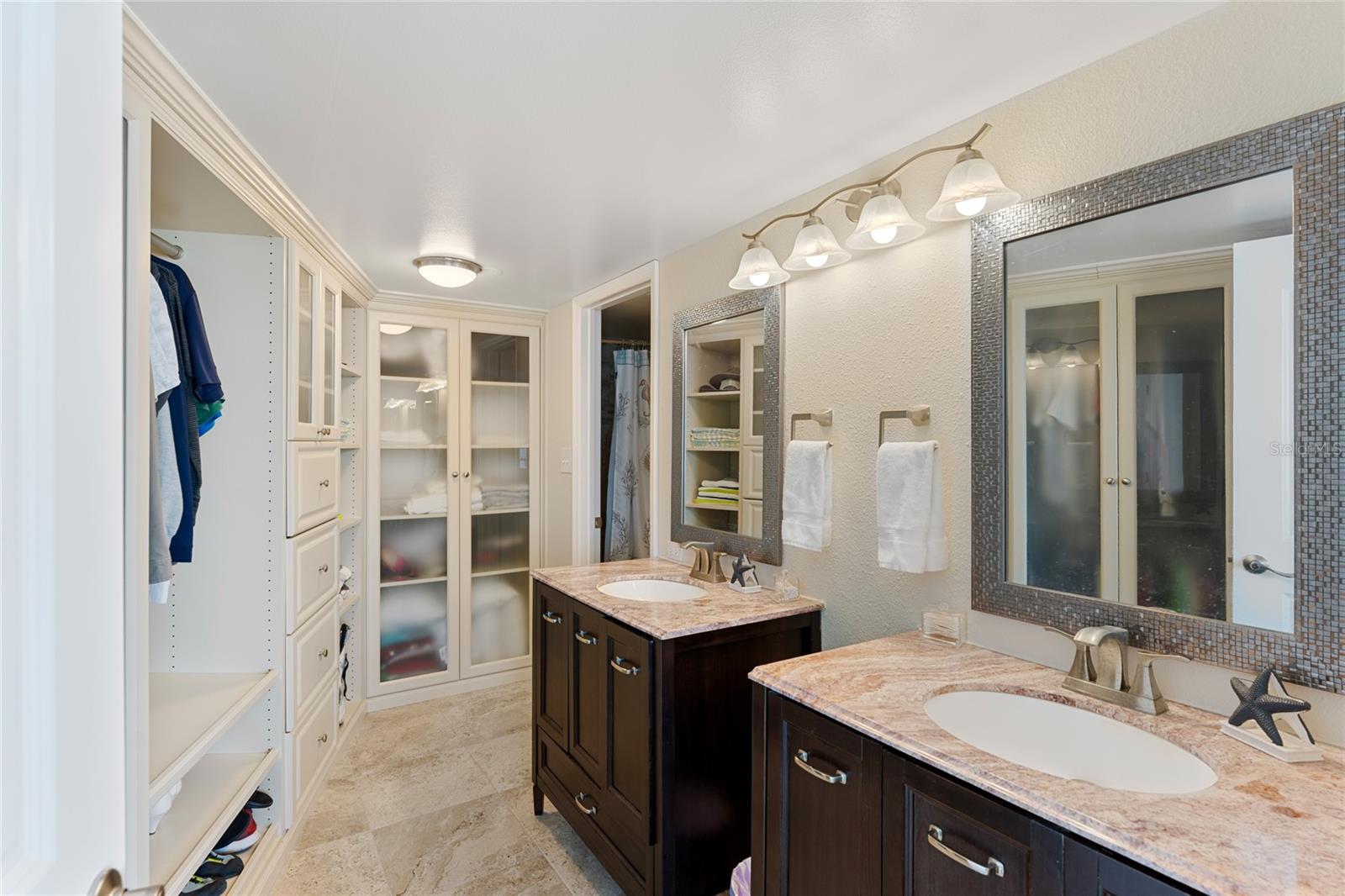 PECK PLAZA - Residential