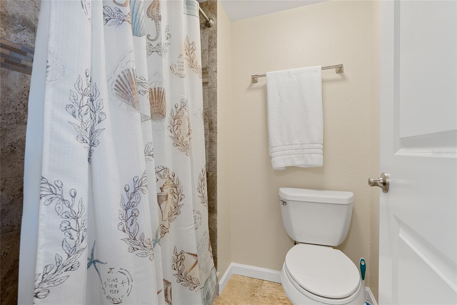 PECK PLAZA - Residential