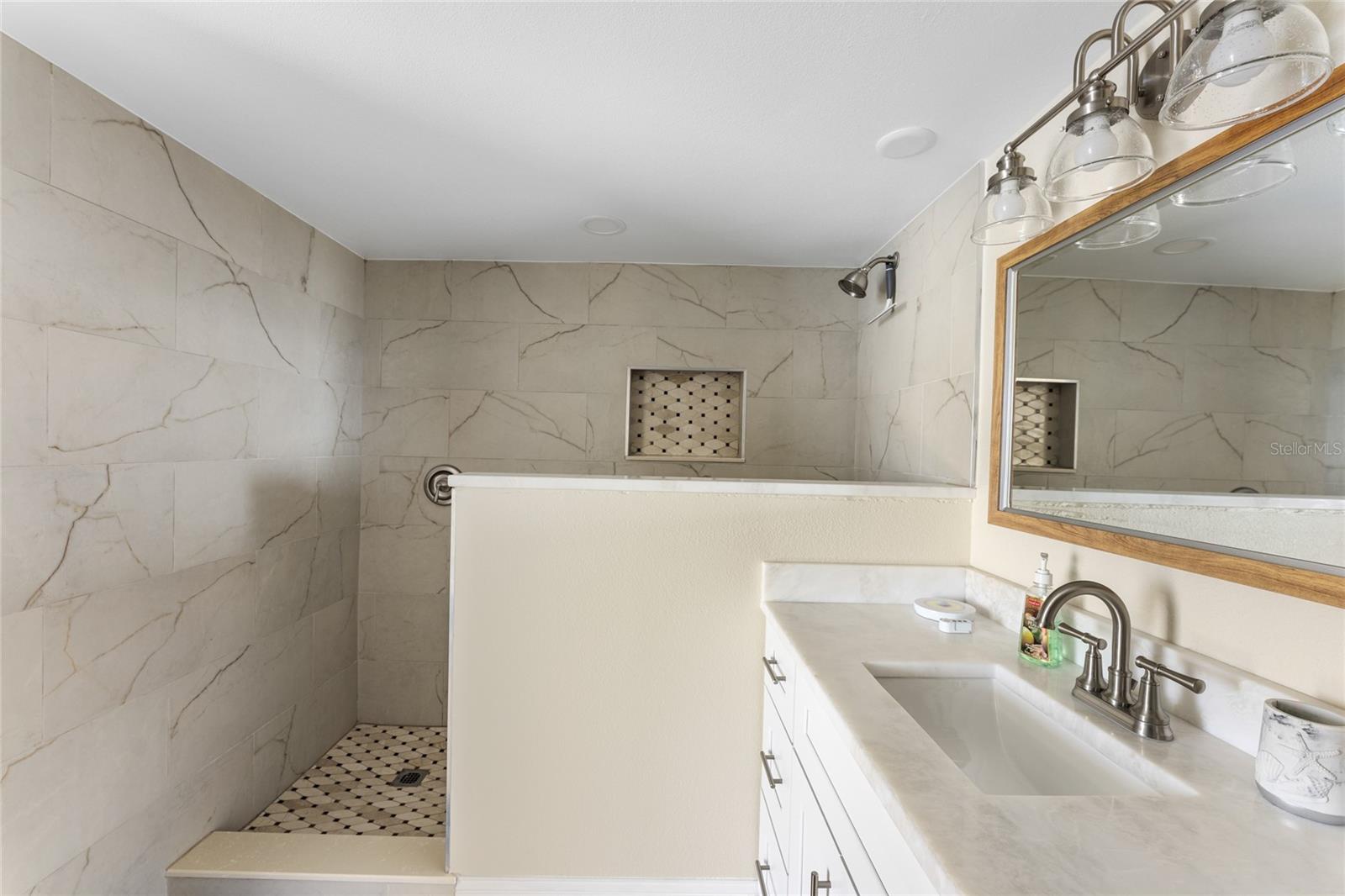 PECK PLAZA - Residential