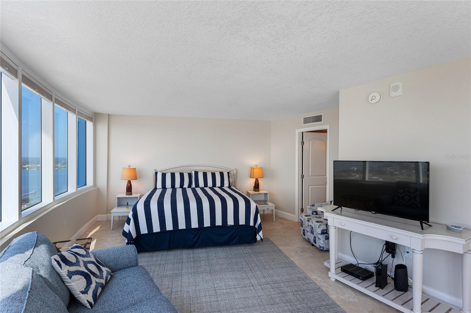 PECK PLAZA - Residential