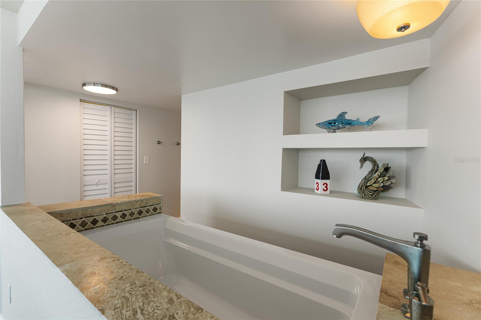 PECK PLAZA - Residential