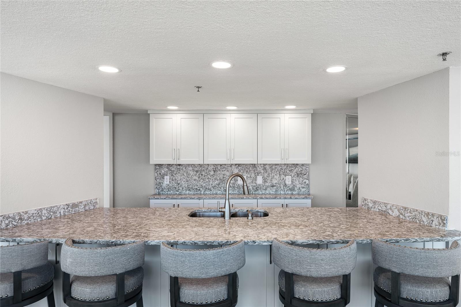 PECK PLAZA - Residential