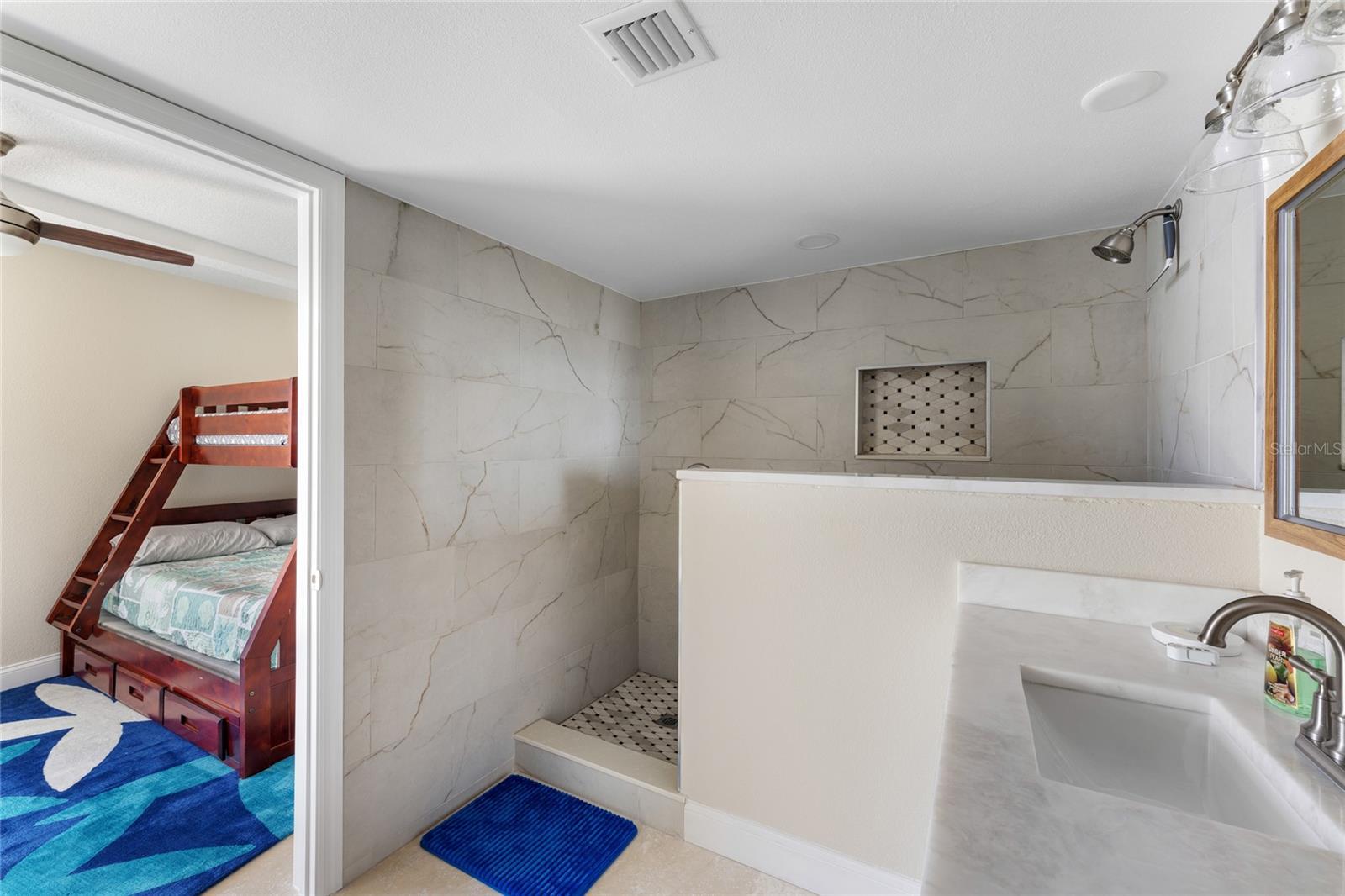 PECK PLAZA - Residential