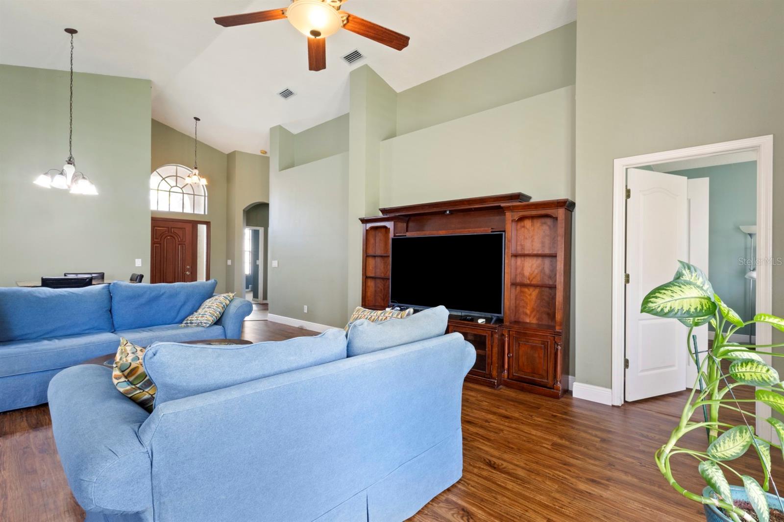 BRAEMAR - Residential Lease