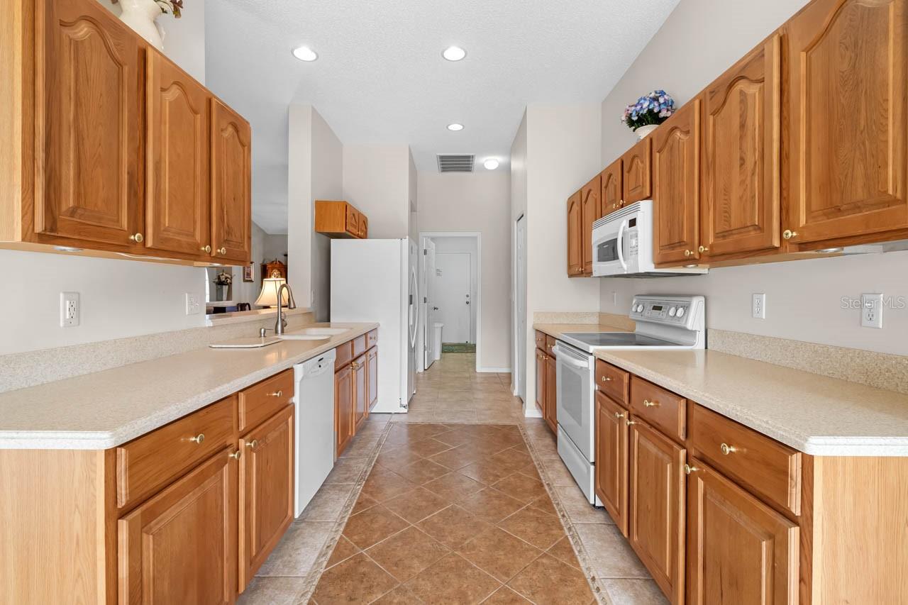 SUN CITY CENTER UNIT 169 - Residential