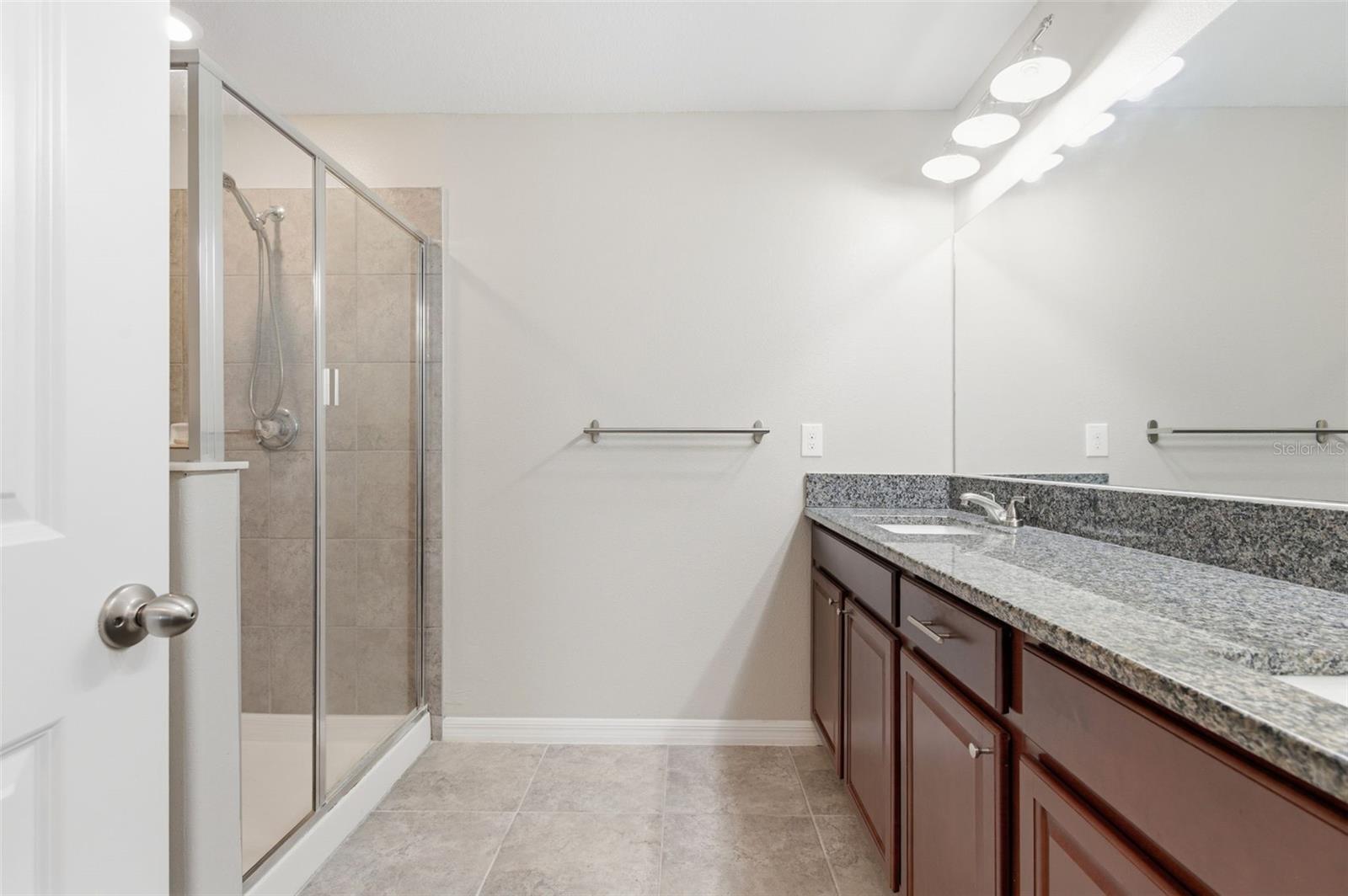 RIVERVIEW LAKES - Residential