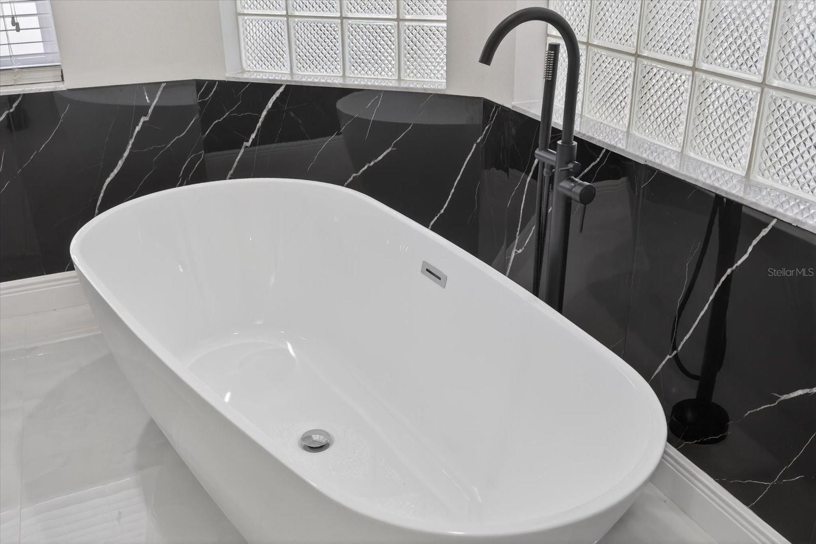 EAST LINDEN ESTATE - Residential