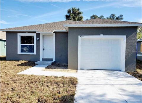 A home in LAKE WALES