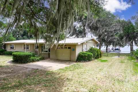 A home in FROSTPROOF