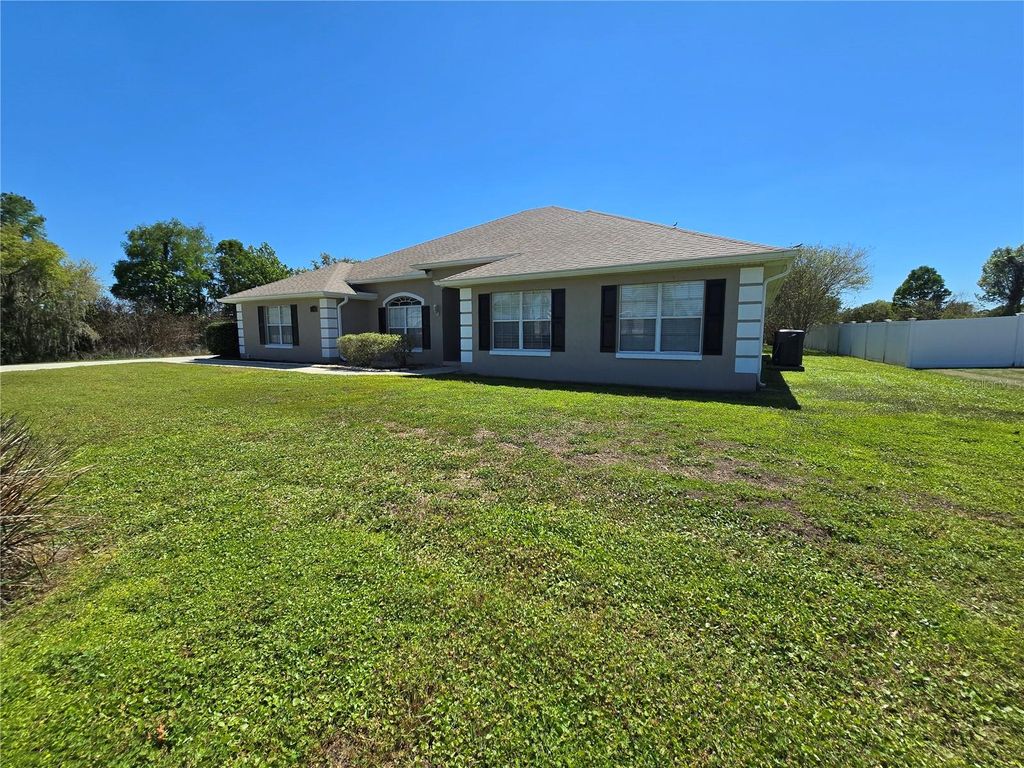 Photo of 2081 Farrington Drive, Lakeland, FL 33809 (MLS # L4960532)